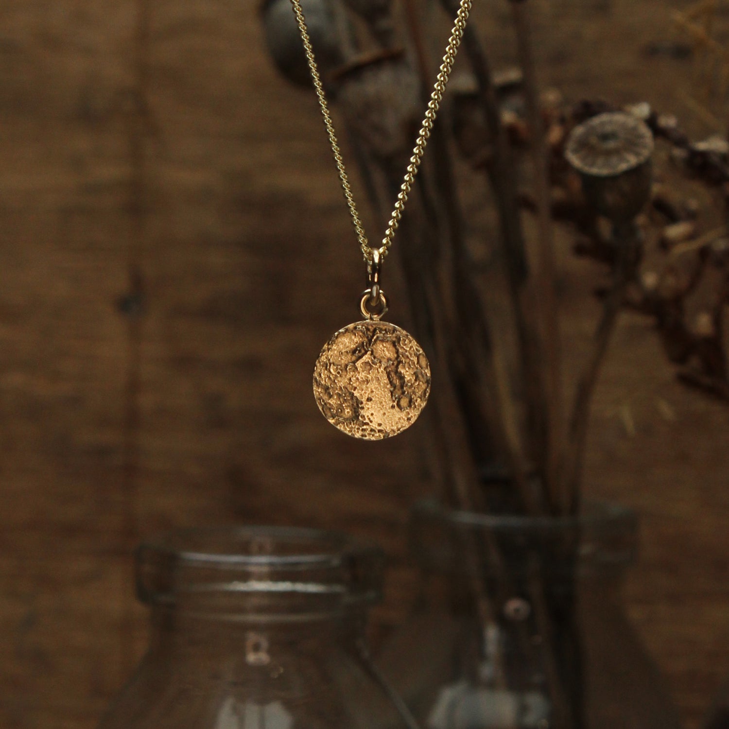 Tiny moon light side, charm 9ct gold - Main Image