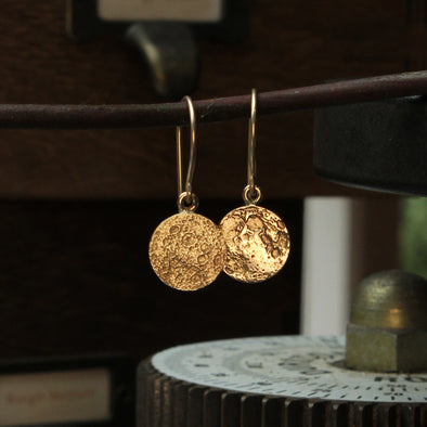 Tiny 'whole of the moon' hooks - 9 ct gold