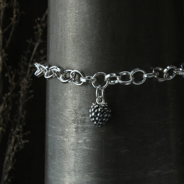 Wrist chain No.2 with small blackberry