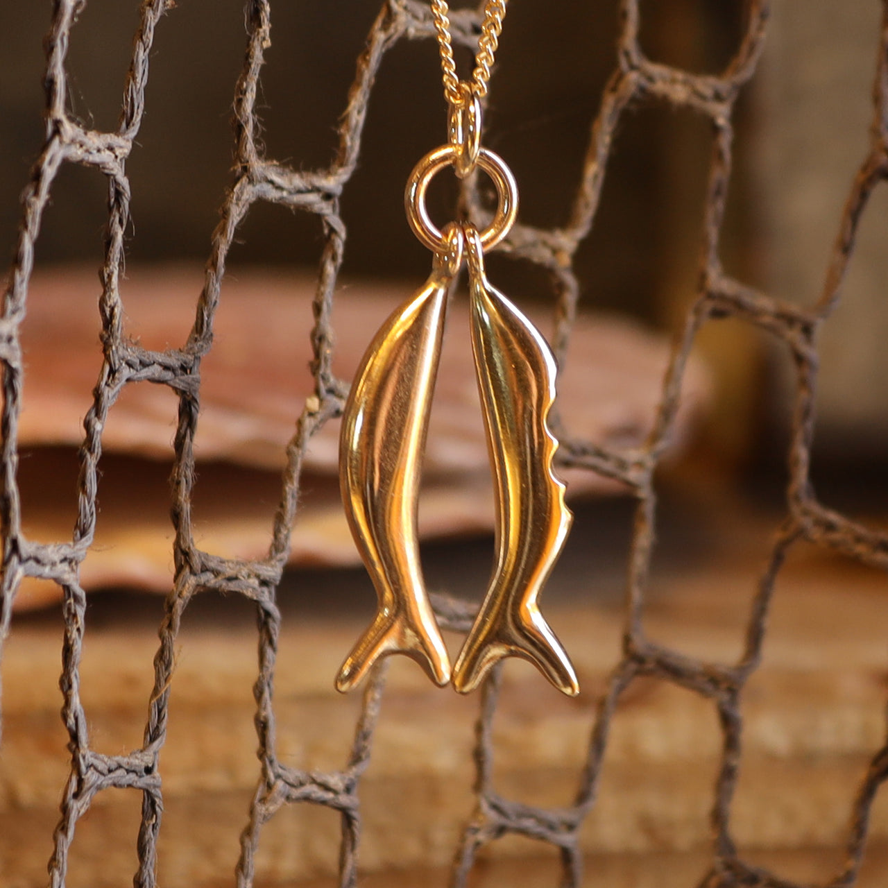 Bitten & polished - gold version on 18 inch belcher