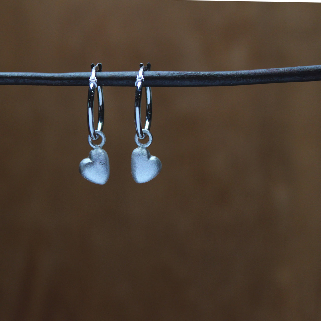 Mini pebble heart hoops