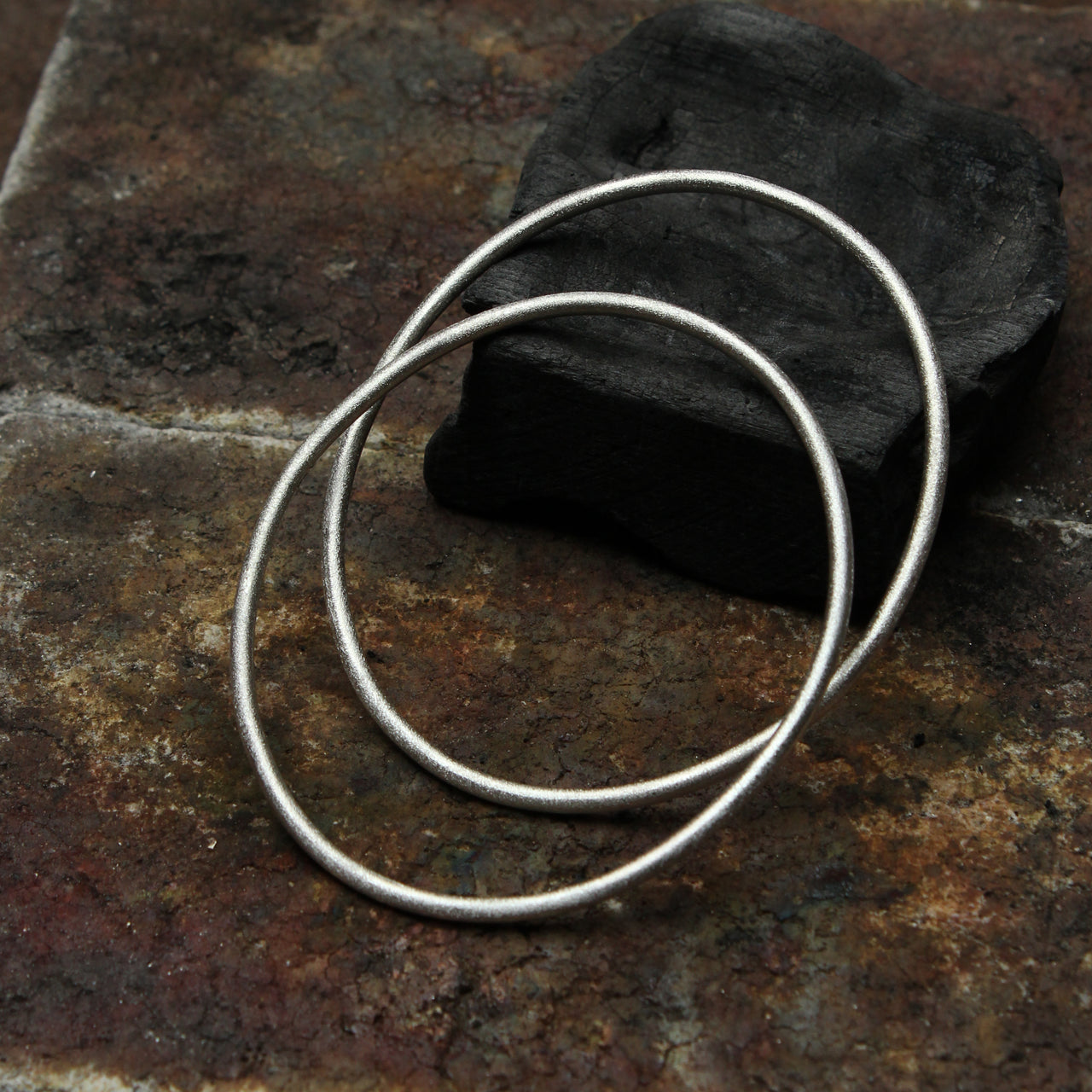 Plain oval bangle