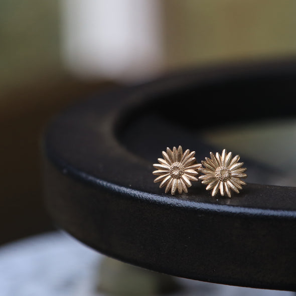Daisy studs - solid 9ct gold