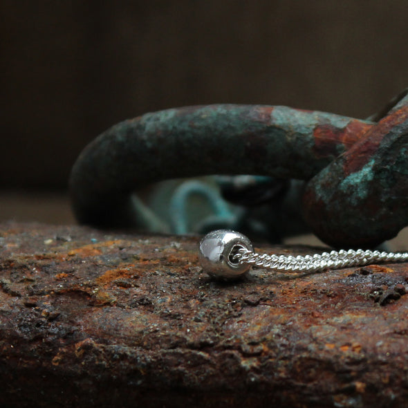 Silver beady pool neck chain