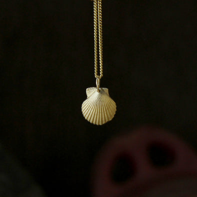 Small St. Martin's scallop - solid 9ct gold