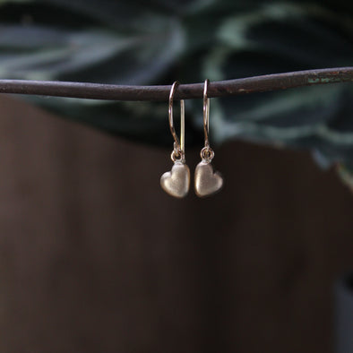 Pebble heart hooks - solid 9ct gold